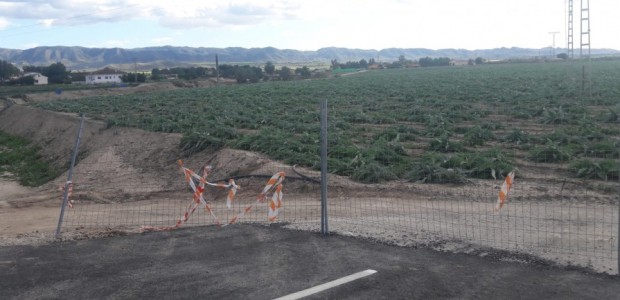 Fulgencio Gil denuncia que los vecinos del paraje de La Bodega no pueden acceder a sus casas porque la CHS mantiene bloqueada la autorización para abrir el camino