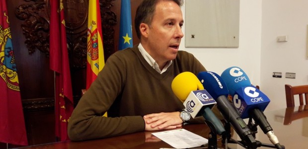 El PP sale en defensa de la libertad educativa de las familias y presentará una moción en el pleno para rechazar el adoctrinamiento que defienden PSOE y Podemos