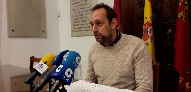 El PP exige que se respete el derecho de las familias a elegir la educación para sus hijos y reclamará en el pleno que se rechace el adoctrinamiento en las aulas.