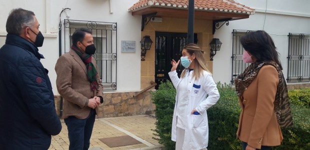 Fulgencio Gil felicita a los trabajadores de la residencia San Diego “unos héroes que han mantenido al virus fuera del centro, donde no ha habido ningún caso”