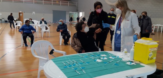 El operativo del gobierno regional del PP vacuna esta tarde en el Felipe VI a 3.200 lorquinos nacidos entre los años 1947 y 1951