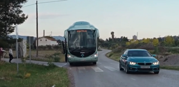 El PP exige la intervención del ayuntamiento ante los problemas de inseguridad vial que sufren los escolares de La Torrecilla en las paradas de autobús
