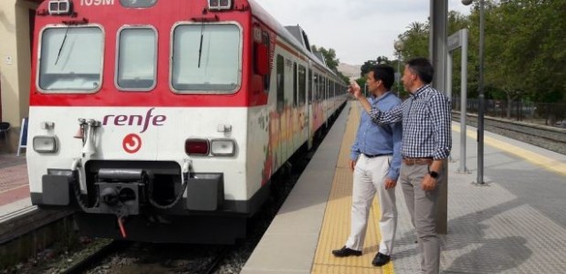 La línea de trenes que comunica Lorca con Murcia y Águilas podría permanecer abierta hasta mayo de 2022 sin afectar a las obras en las vías