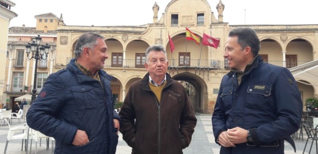 Fulgencio Gil destaca que los cazadores lorquinos son clave para atajar los daños y problemas sanitarios que ya está provocando la plaga de jabalí en el municipio