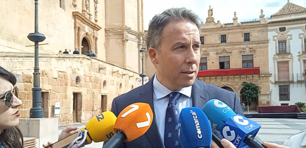 Fulgencio Gil exige que Mateos asuma su responsabilidad tras confirmarse que la Fiscalía Superior de la Región investiga ya los escándalos de su equipo de gobierno denunciados por el Partido Popular