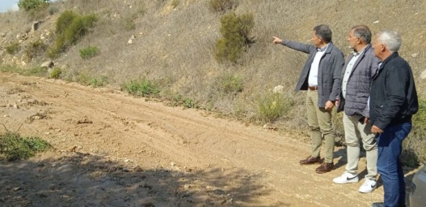 Fulgencio Gil visita la red de caminos municipales de las pedanías de La Paca y Zarcilla de Ramos con motivo de las intensas precipitaciones registradas ayer