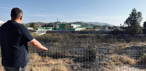 El PP de Lorca exige al Gobierno de Sánchez la limpieza inmediata del río Guadalentín tras el incendio registrado en su cauce