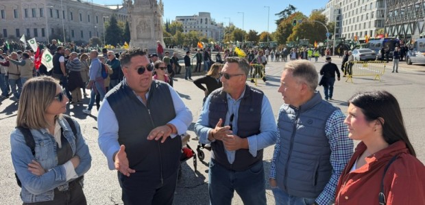 El PP de Lorca acompaña a los agricultores lorquinos en Madrid y respalda sus reivindicaciones para garantizar el futuro del campo